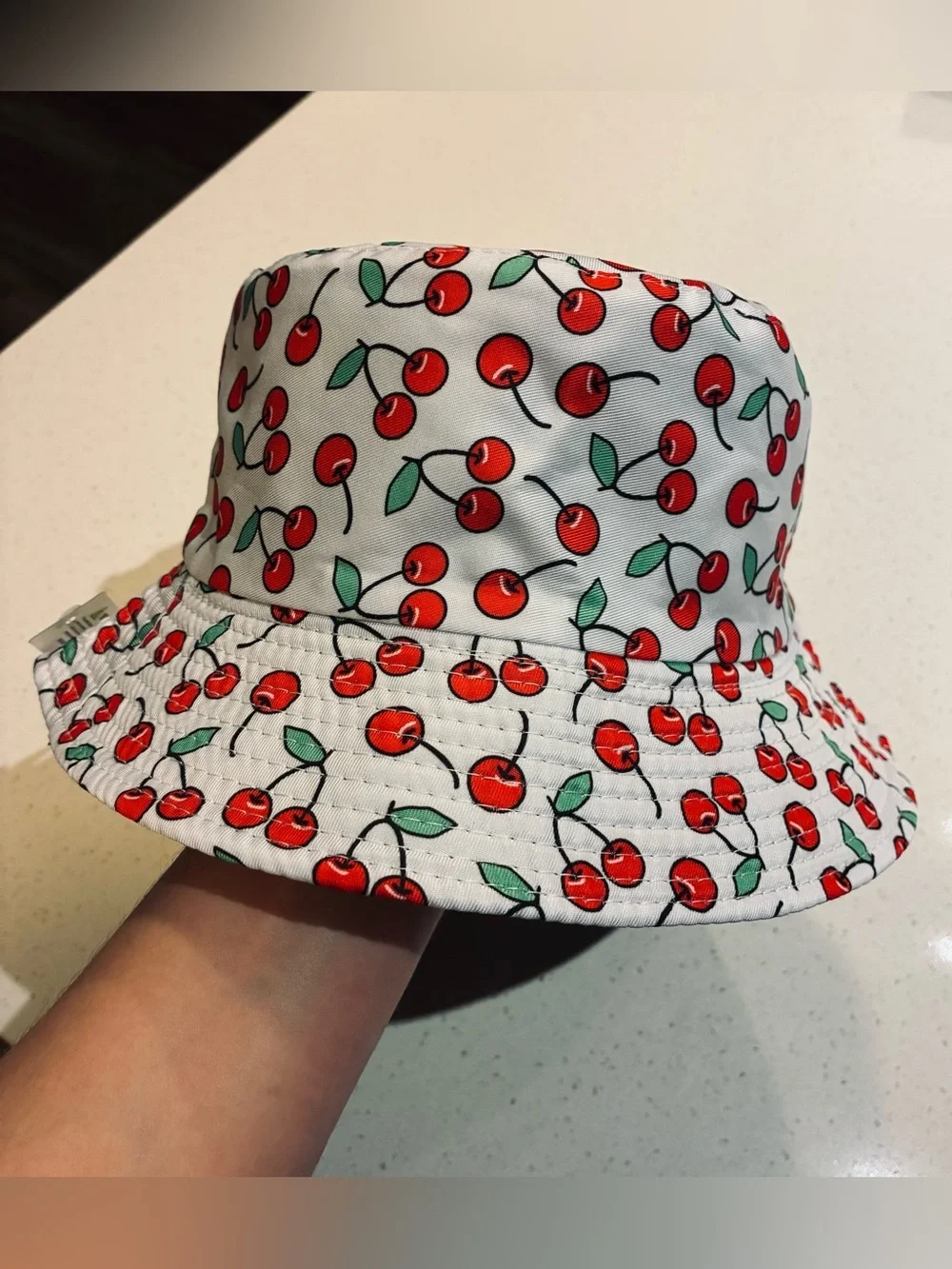 N/A playful bucket